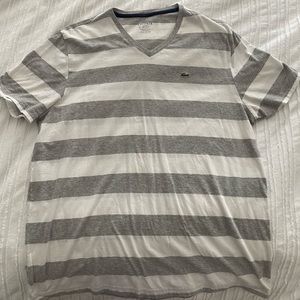 Men’s EUC Lacoste short sleeve tee